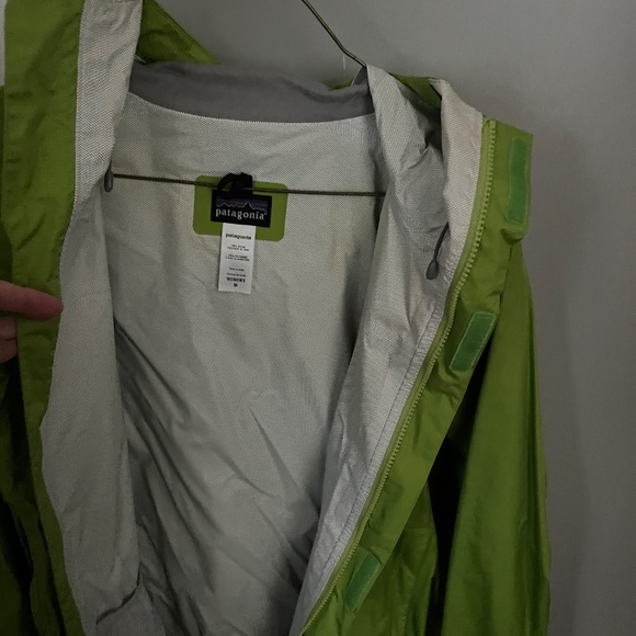 Patagonia Raincoat - Picture 4 of 6